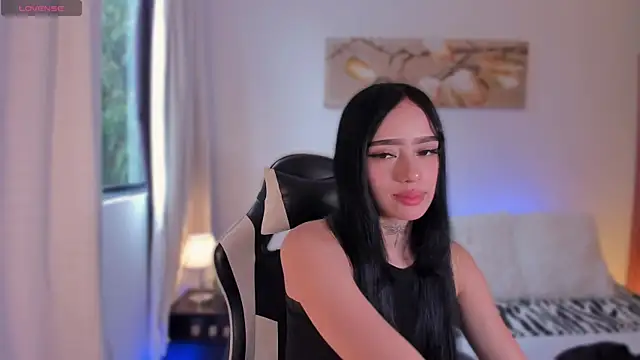 Snapshot of ludovikasallow chatting on May 23, 2026, 12:42 pm ludovikasallow online show from May 23, 2026, 12:42 pm