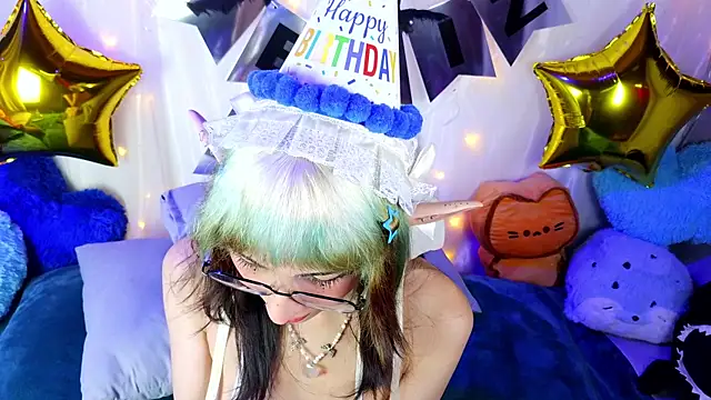 Snapshot of _HoshiMiuu_ chatting on June 19, 2026, 4:11 pm HoshiMiuu online show from June 19, 2026, 4:11 pm