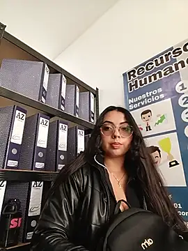JENNIFER  03 online show from May 25, 2026, 2:45 pm