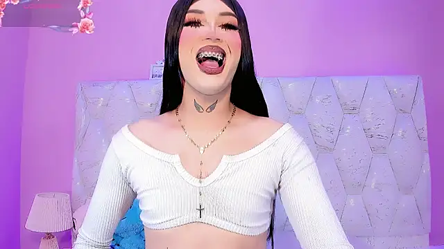 Snapshot of Lexxy_Mattell chatting on June 19, 2026, 5:23 am Lexxy Mattell online show from June 19, 2026, 5:23 am