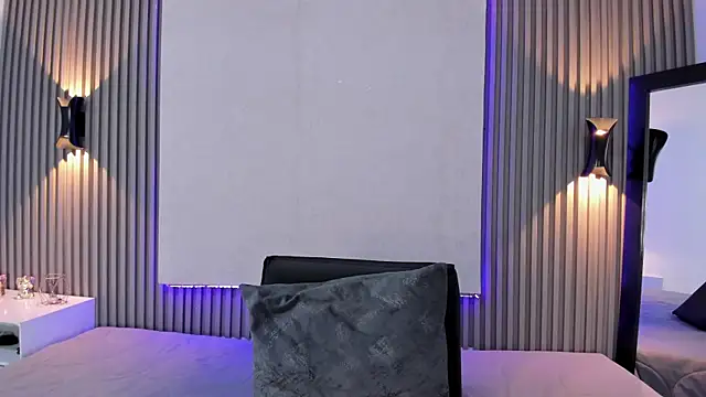 Alexa Zc online show from May 25, 2026, 12:00 pm