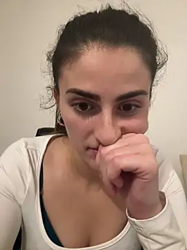 OliviaBaby- online show from May 7, 2026, 9:42 pm
