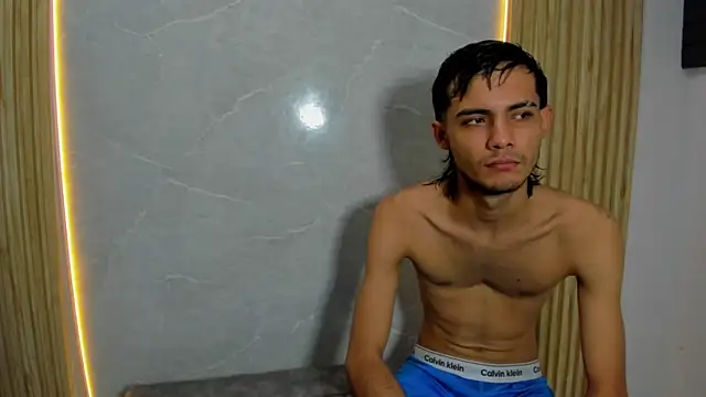 Fresh Kitten online show from May 11, 2026, 3:07 pm