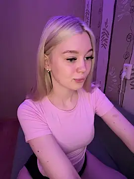 Snapshot of Velvet_Doll_ chatting on June 18, 2026, 9:47 am Velvet Doll online show from June 18, 2026, 9:47 am