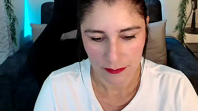 Snapshot of LUCYMILF_SEXY chatting on June 6, 2026, 4:01 pm LUCYMILF SEXY online show from June 6, 2026, 4:01 pm