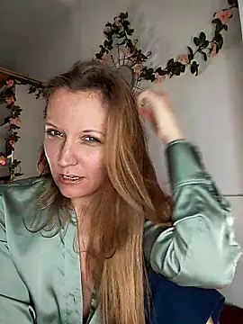 Snapshot of Candy_Cougar chatting on May 11, 2026, 7:03 am Candy Cougar online show from May 11, 2026, 7:03 am
