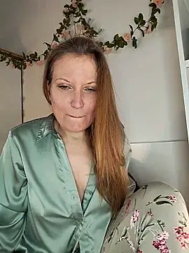Snapshot of Candy_Cougar chatting on May 15, 2026, 6:53 am Candy Cougar online show from May 15, 2026, 6:53 am