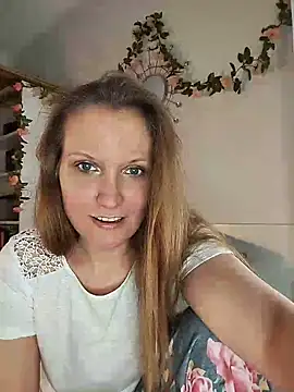 Snapshot of Candy_Cougar chatting on May 21, 2026, 8:54 am Candy Cougar online show from May 21, 2026, 8:54 am