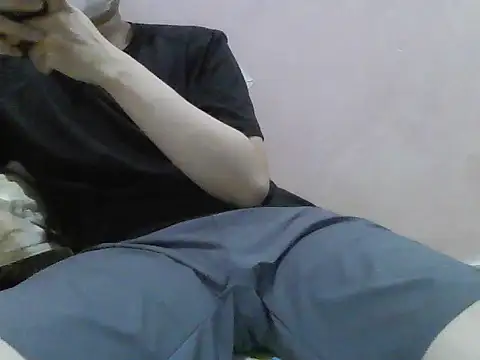Snapshot of Zineyy chatting on June 2, 2026, 3:47 pm Zineyy online show from June 2, 2026, 3:47 pm