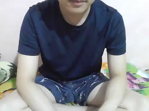 Snapshot of Zineyy chatting on June 25, 2026, 4:22 pm Zineyy online show from June 25, 2026, 4:22 pm