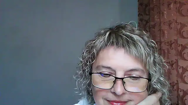 ElizabethGorden online show from June 18, 2026, 1:26 pm