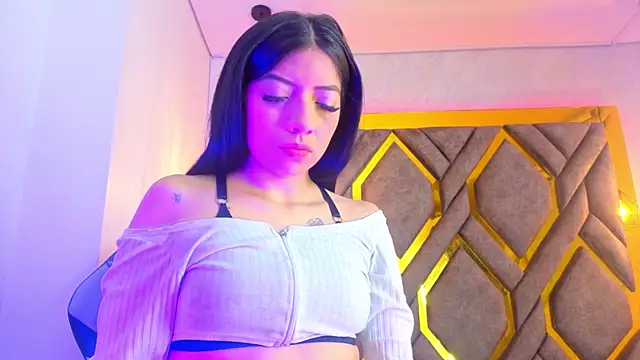 Snapshot of Ey_Im_simone_ chatting on May 26, 2026, 12:23 pm Ey Im simone online show from May 26, 2026, 12:23 pm