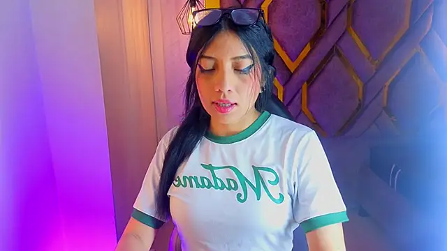 Snapshot of Ey_Im_simone_ chatting on June 22, 2026, 12:24 pm Ey Im simone online show from June 22, 2026, 12:24 pm