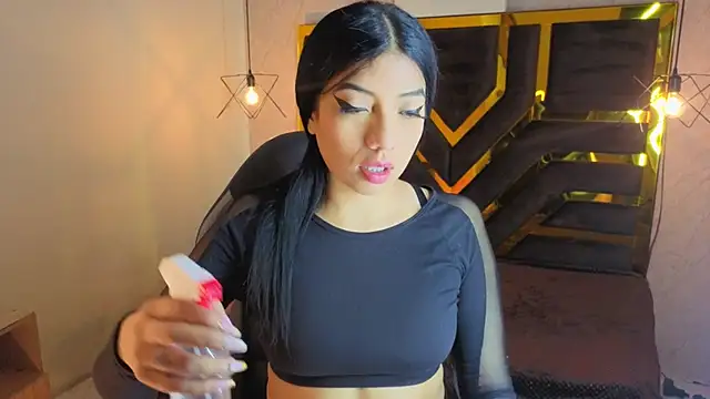 Snapshot of Ey_Im_simone_ chatting on July 12, 2026, 12:18 pm Ey Im simone online show from July 12, 2026, 12:18 pm