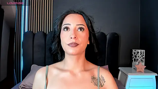 Snapshot of emy_fg chatting on July 7, 2026, 7:07 pm emy fg online show from July 7, 2026, 7:07 pm