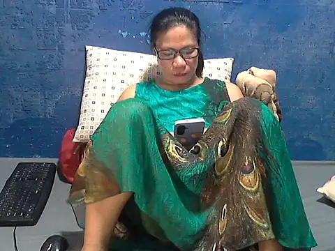 Snapshot of hotchilimom chatting on May 21, 2026, 11:06 am hotchilimom online show from May 21, 2026, 11:06 am