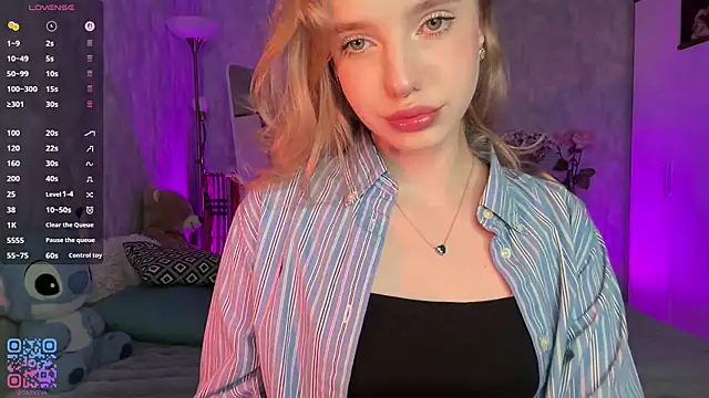 Snapshot of Eve_Dark_Side chatting on June 13, 2026, 5:49 am Eve Dark Side online show from June 13, 2026, 5:49 am
