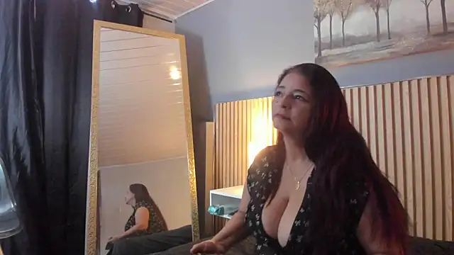Snapshot of rosse_m1 chatting on May 9, 2026, 12:32 pm rosse m1 online show from May 9, 2026, 12:32 pm