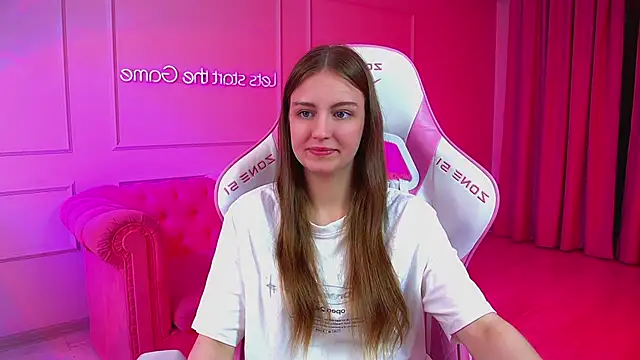 Snapshot of SofiaSarvains chatting on June 11, 2026, 7:01 pm SofiaSarvains online show from June 11, 2026, 7:01 pm