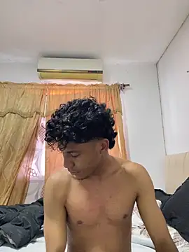 Snapshot of thecamilo chatting on June 16, 2026, 4:20 pm thecamilo online show from June 16, 2026, 4:20 pm