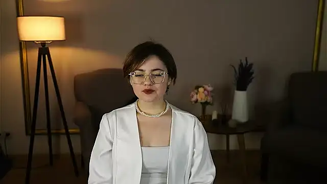 DanutaManero online show from May 5, 2026, 11:29 am