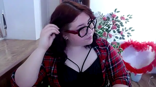 Snapshot of KarolinasHot chatting on June 1, 2026, 7:04 pm KarolinasHot online show from June 1, 2026, 7:04 pm
