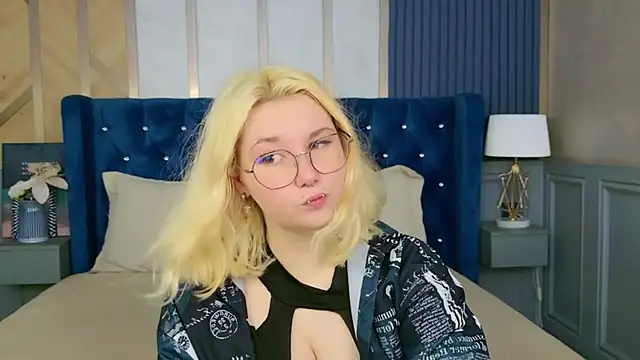 Snapshot of Cassey_Well chatting on May 21, 2026, 3:41 pm Cassey Well online show from May 21, 2026, 3:41 pm