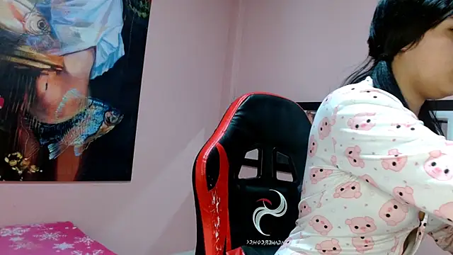 LunaKittyx online show from May 13, 2026, 1:19 pm