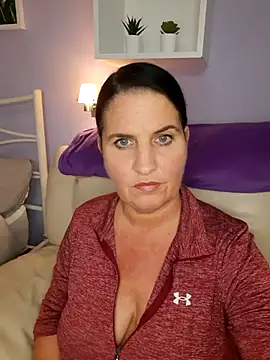 Velvet-Milf online show from May 16, 2026, 7:49 am