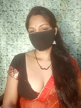 Snapshot of Juli_80 chatting on June 9, 2026, 11:55 am Juli 80 online show from June 9, 2026, 11:55 am
