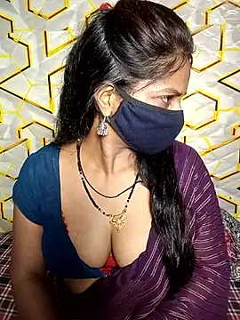 Snapshot of Juli_80 chatting on June 21, 2026, 3:31 am Juli 80 online show from June 21, 2026, 3:31 am