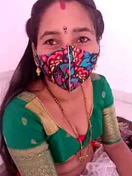 Snapshot of Komal_Bhabhi4u chatting on July 14, 2026, 7:13 am Komal Bhabhi4u online show from July 14, 2026, 7:13 am