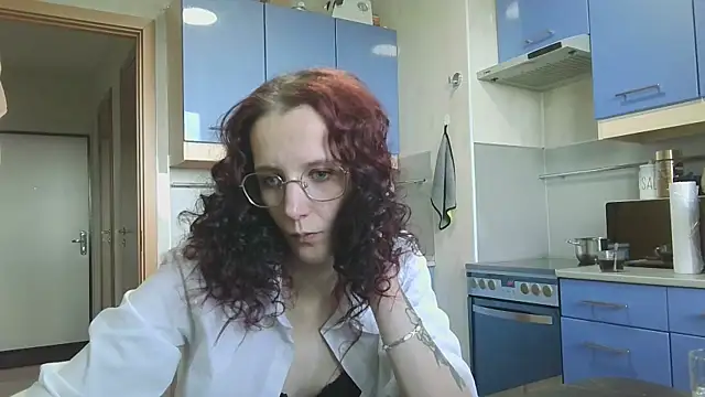 Snapshot of Lucy_Crystal chatting on May 31, 2026, 2:57 pm Lucy Crystal online show from May 31, 2026, 2:57 pm