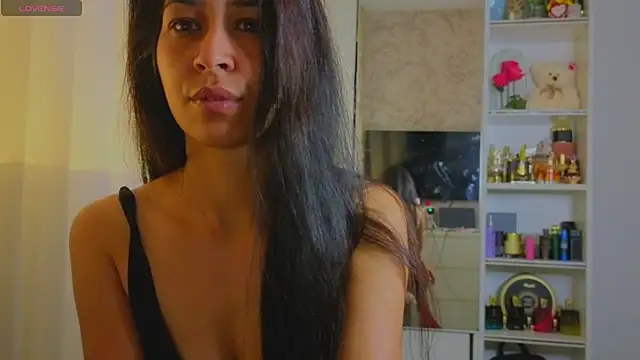 YvisSweet online show from May 22, 2026, 1:57 am