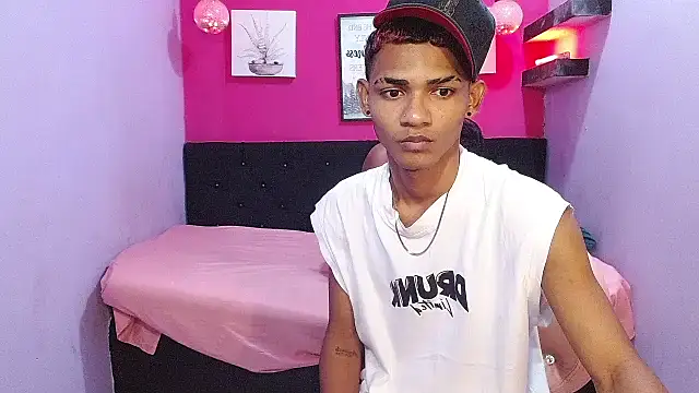 Snapshot of black_twinks chatting on June 25, 2026, 2:44 am black twinks online show from June 25, 2026, 2:44 am