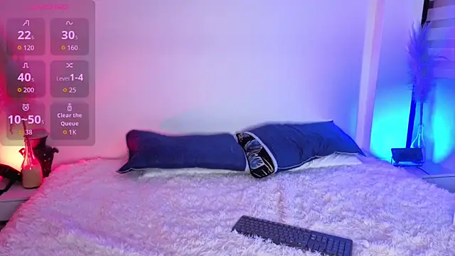 Luna Sissy  online show from June 16, 2026, 9:06 pm