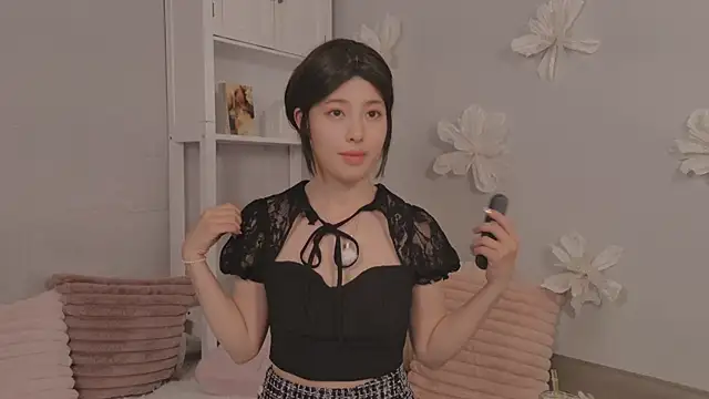 sakura-ch- online show from August 6, 2026, 8:11 pm