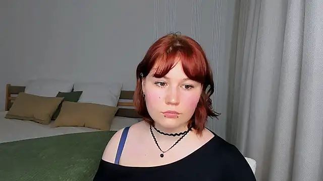 MiaLacrice online show from May 17, 2026, 11:28 am