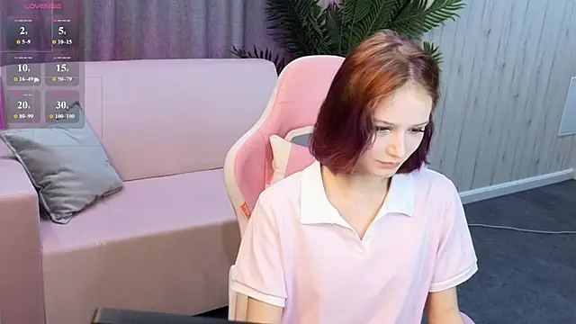 Snapshot of AliceJohansone chatting on June 8, 2026, 1:28 am AliceJohansone online show from June 8, 2026, 1:28 am