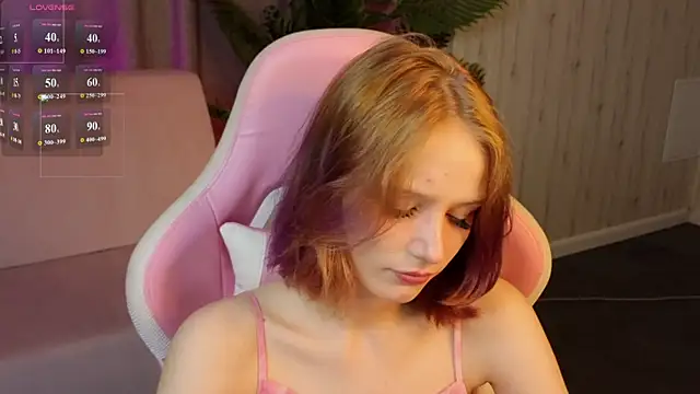 Snapshot of AliceJohansone chatting on June 16, 2026, 1:41 am AliceJohansone online show from June 16, 2026, 1:41 am