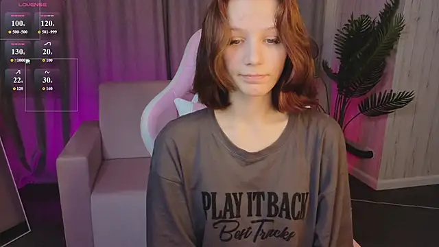 Snapshot of AliceJohansone chatting on June 22, 2026, 1:51 am AliceJohansone online show from June 22, 2026, 1:51 am