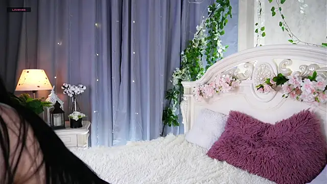 MelaineCore online show from June 17, 2026, 3:46 pm