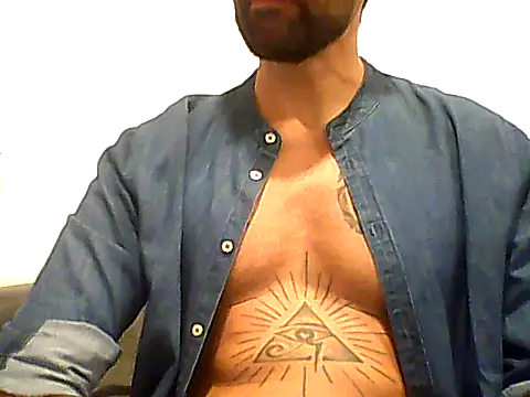 Snapshot of Alessandromagno8 chatting on May 11, 2026, 3:40 pm Alessandromagno8 online show from May 11, 2026, 3:40 pm