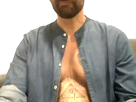 Snapshot of Alessandromagno8 chatting on May 11, 2026, 4:04 pm Alessandromagno8 online show from May 11, 2026, 4:04 pm