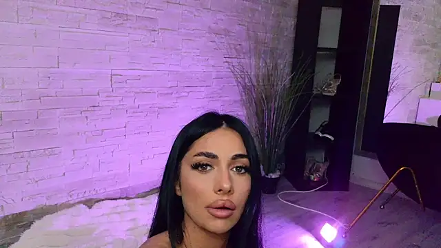 VanessaVosss online show from June 6, 2026, 4:33 pm