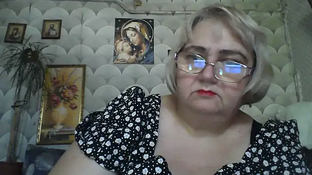 Snapshot of MarinaFarina53 chatting on June 11, 2026, 5:38 am MarinaFarina53 online show from June 11, 2026, 5:38 am