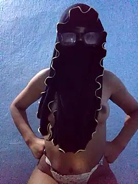 capitana love online show from May 15, 2026, 10:33 am