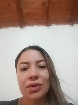 Snapshot of Annie-Latina chatting on May 20, 2026, 5:19 pm Annie-Latina online show from May 20, 2026, 5:19 pm