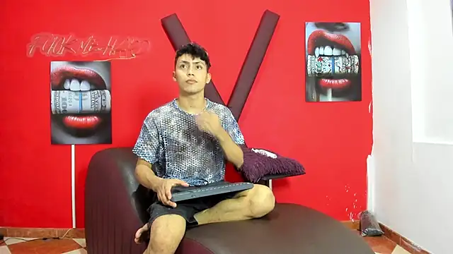 CAT LOVE1 online show from May 15, 2026, 12:28 am
