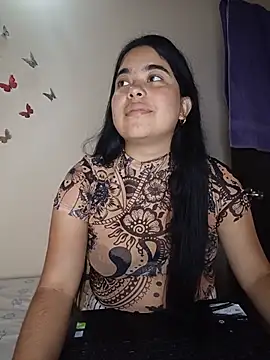 MiiaHott W online show from July 8, 2026, 2:32 pm